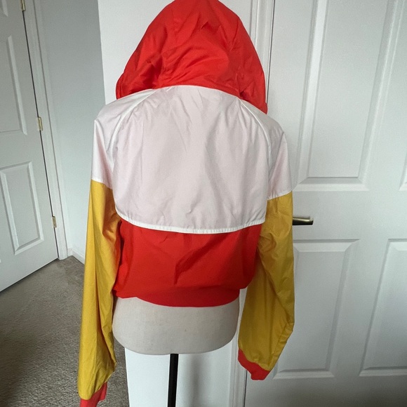 Nike Hooded Jacket - Picture 6 of 9